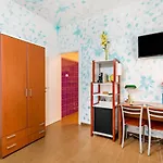 Lia Rooms 4