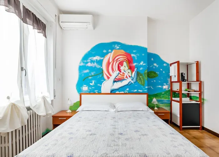 Lia Rooms 4