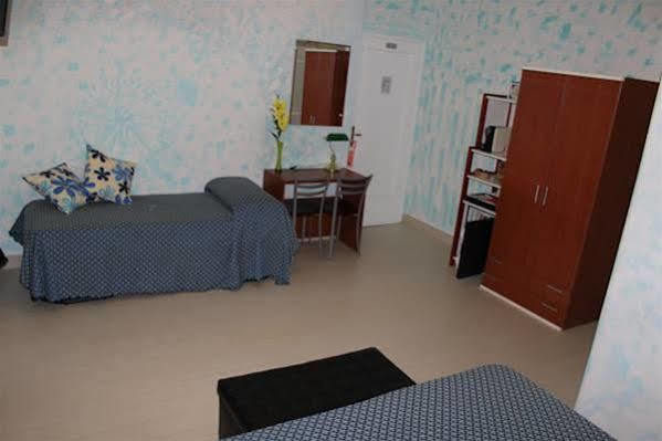 Gasthuis Lia 4 *